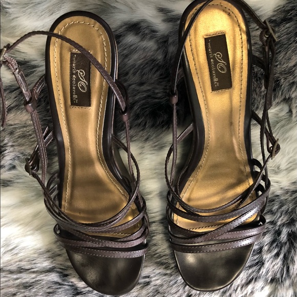 Brown strappy wedge in very good condition, size 8.5 - Picture 2 of 8